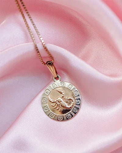 Anhänger mit Ketten