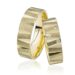 Prächtiger Ring aus Gelbgold für die Dame Dieser edle Ring aus 333er, 585er oder 750er Gelbgold ist ein zeitloser Klassiker, der die Eleganz und den unvergleichlichen Glanz dieses Edelmetalls perfekt zur Geltung bringt. Mit einer Breite von 6,0 mm und einer Stärke von 1,4 mm ist er sowohl elegant als auch angenehm zu tragen. Ein funkelndes Highlight: Der Ring ist mit einem funkelnden Brillanten besetzt, der für einen zusätzlichen Hauch von Luxus und Glamour sorgt. Ob als Verlobungsring, Ehering oder einfach als modisches Accessoire - dieser Ring ist ein unverwechselbares Schmuckstück, das jedem Outfit das gewisse Etwas verleiht. Exklusivität und Qualität: Gefertigt in bester deutscher Goldschmiedekunst, überzeugt dieser Ring durch seine exzellente Verarbeitung und die Verwendung hochwertiger Materialien. Er ist ein treuer Begleiter für viele Jahre und ein wertvolles Geschenk für die Dame mit dem besonderen Anspruch. Weitere Details: Material: Gelbgold (333er, 585er oder 750er) Breite: 6,0 mm Stärke: 1,4 mm Besatz: Brillant Made in Germany