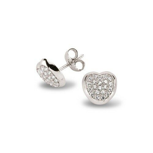 Ein Paar herzförmige Silberohrringe mit eingebetteten Zirkonia-Steinen, die Einfachheit und Eleganz verbinden. Echtschmuck.shop
